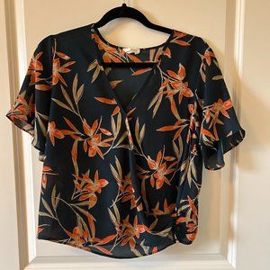 Sienna Sky Navy floral blouse size M